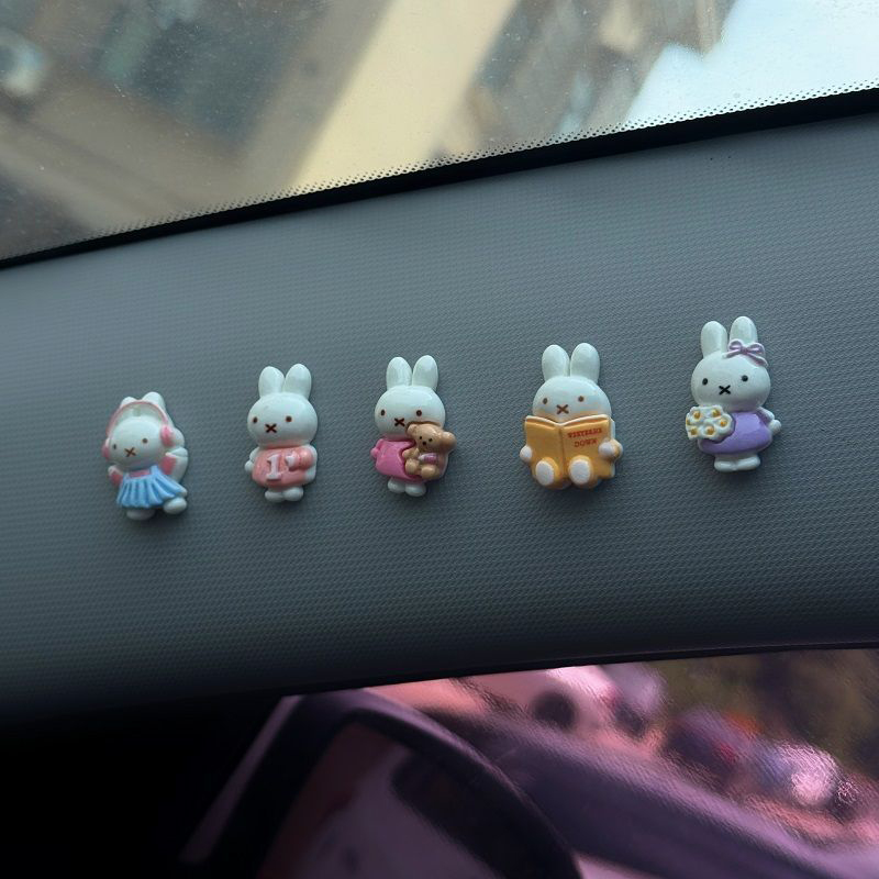 かわいいミッフィーミニフィギュア 車のダッシュボード飾り レ - Phone Accessories Doll のレビューと価格